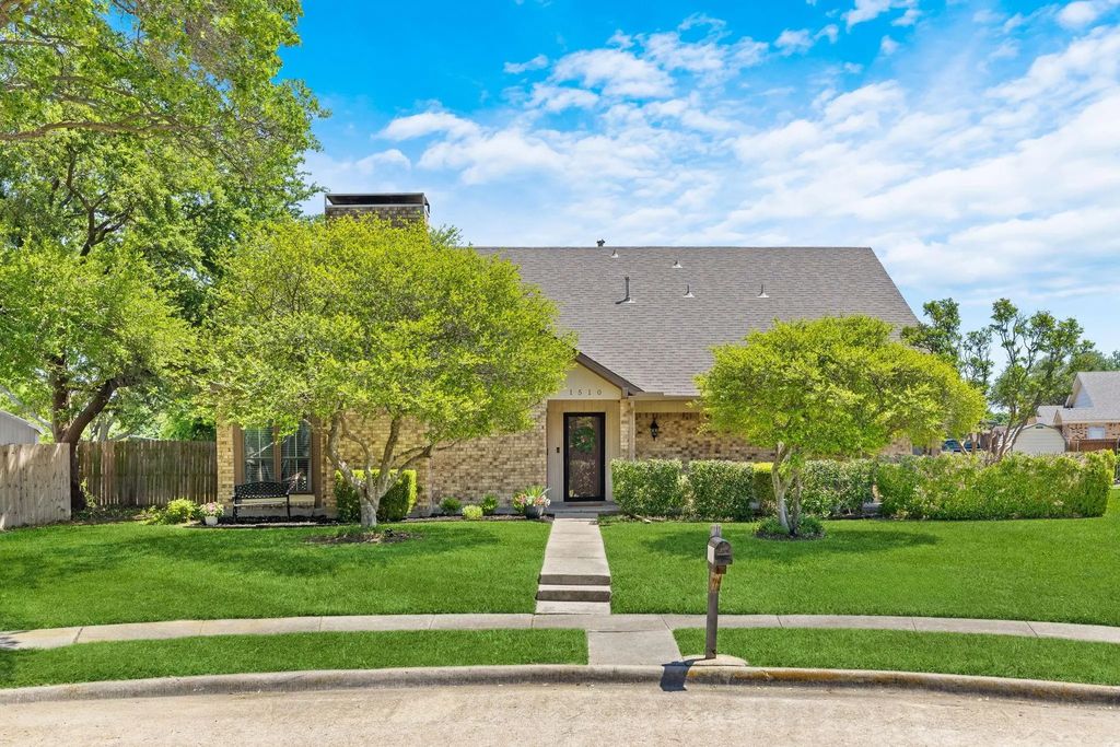 1510 Stoneham Place, Richardson