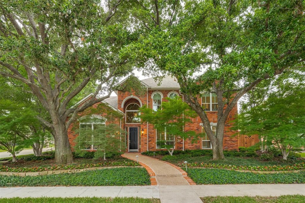 953 Creek Crossing, Coppell
