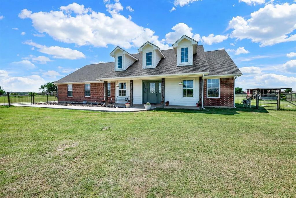 736 Audra Circle, Rhome