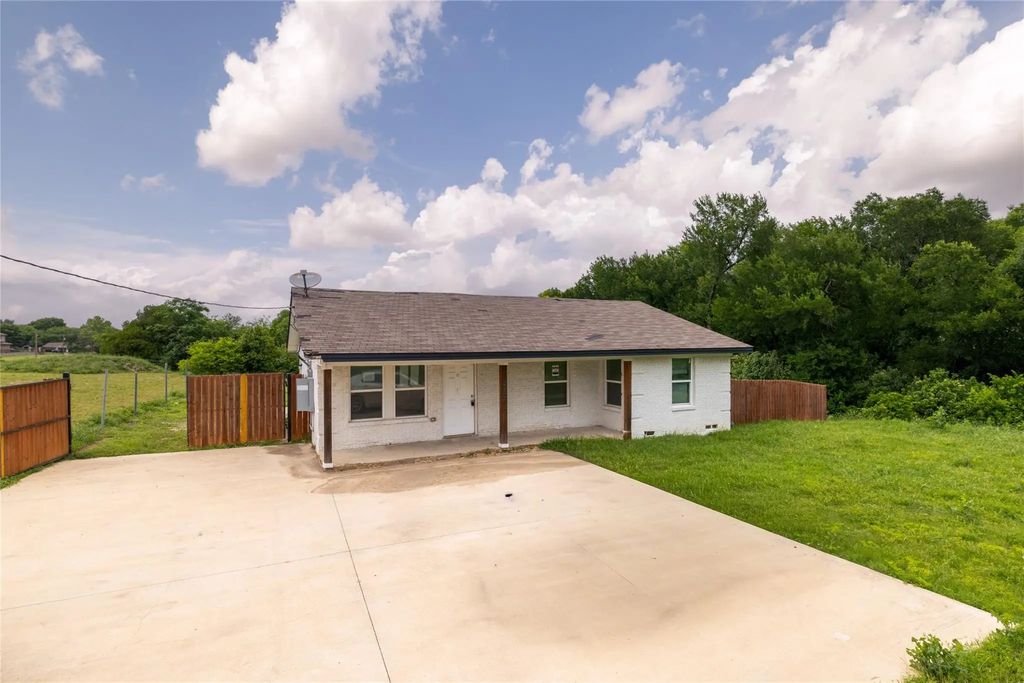 805 E Belt Line Road, DeSoto