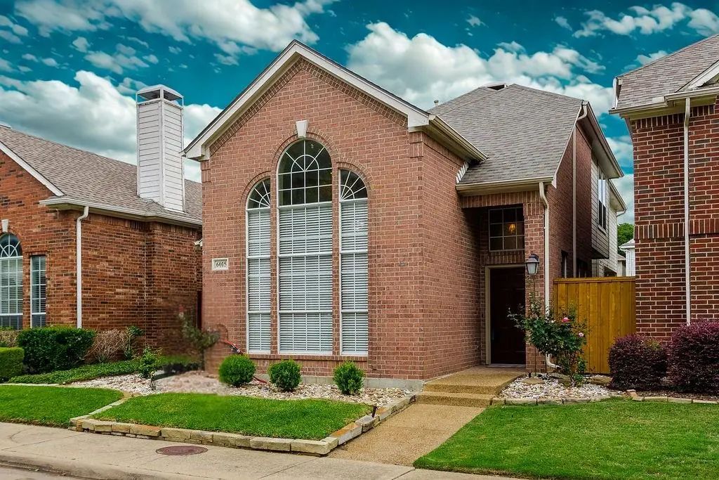 6015 Thursby Avenue, Dallas