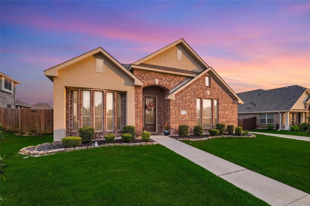 1128 Sutton Place, DeSoto
