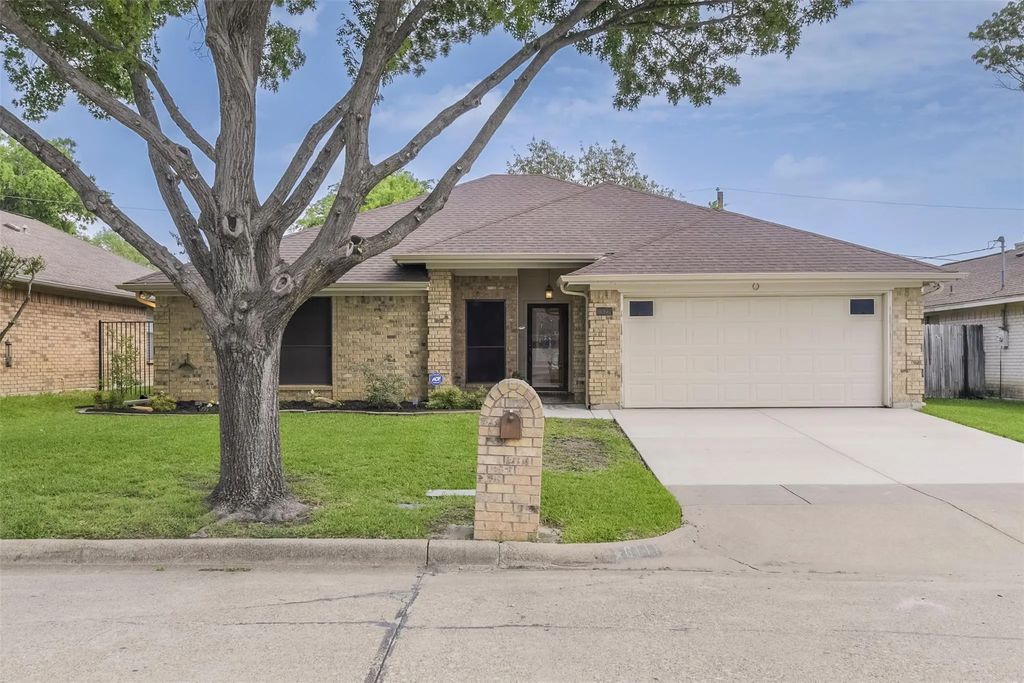 6111 Fern Meadow Road, Arlington