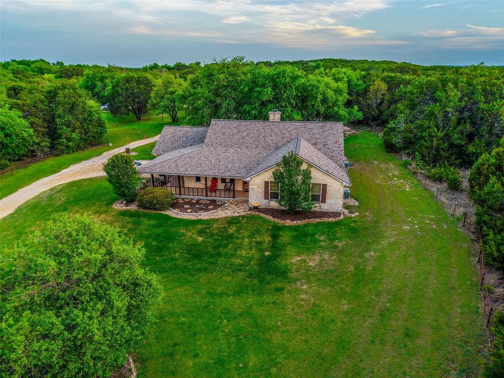 5636 Fm 56, Clifton