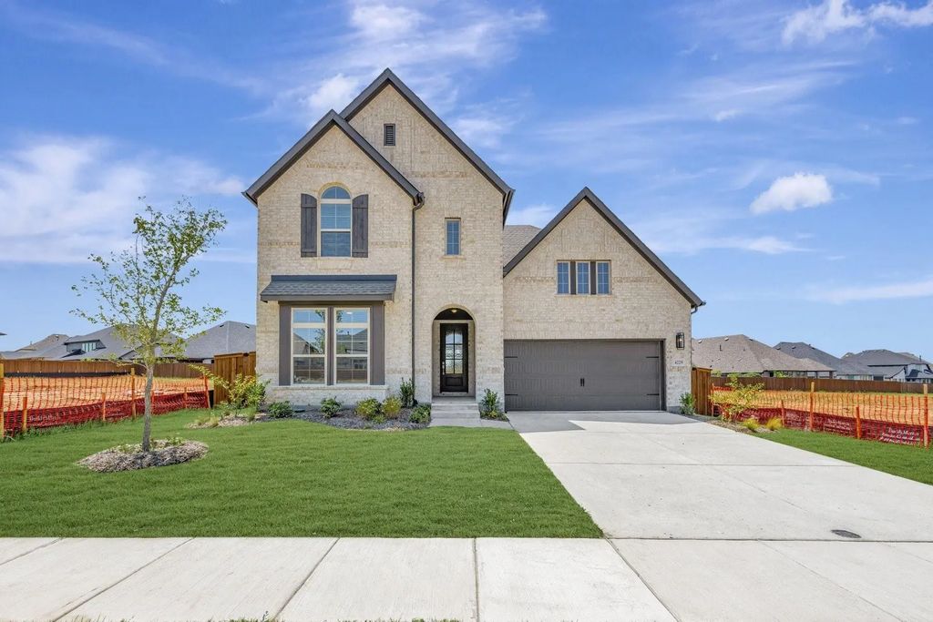 4229 Fox Trotter Drive, Aubrey