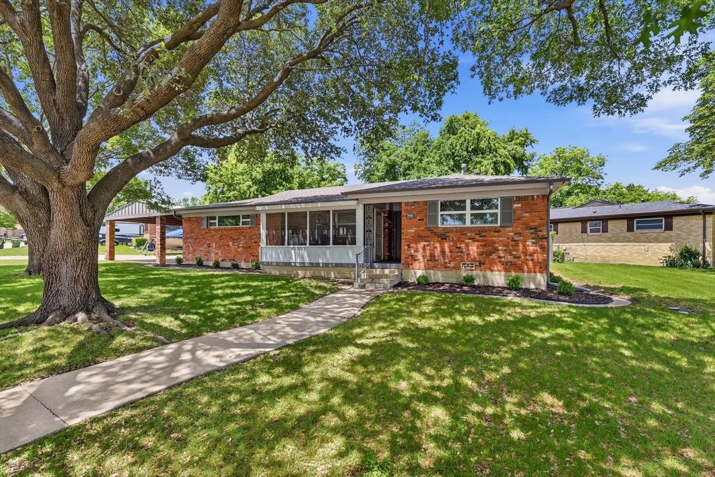 5921 Circular Drive, North Richland Hills