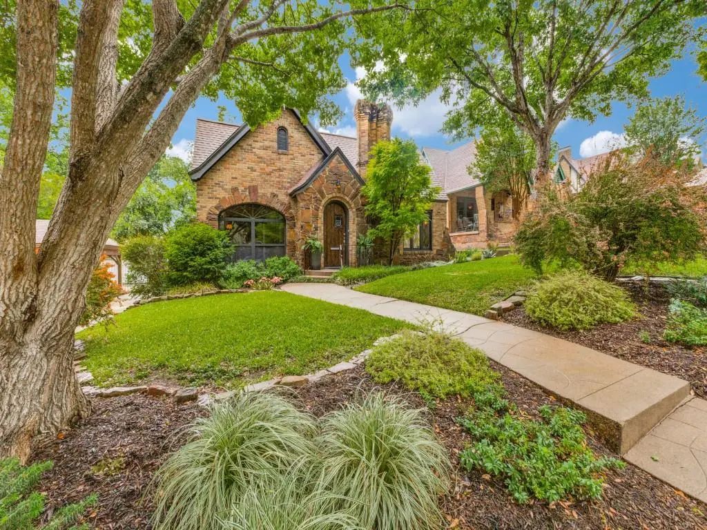 1107 Clermont Avenue, Dallas