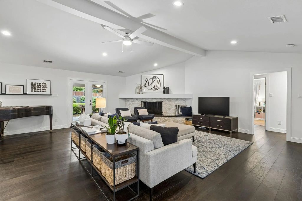 9515 Robin Meadow Drive, Dallas