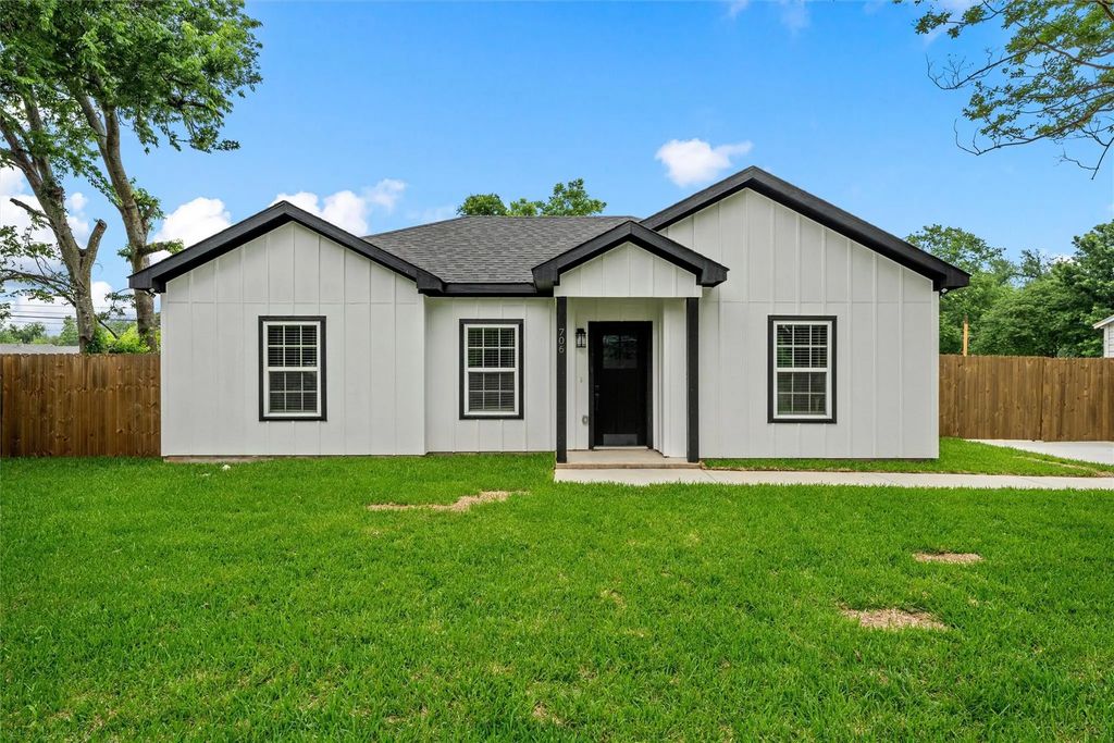706 Dearborn Street, Waco