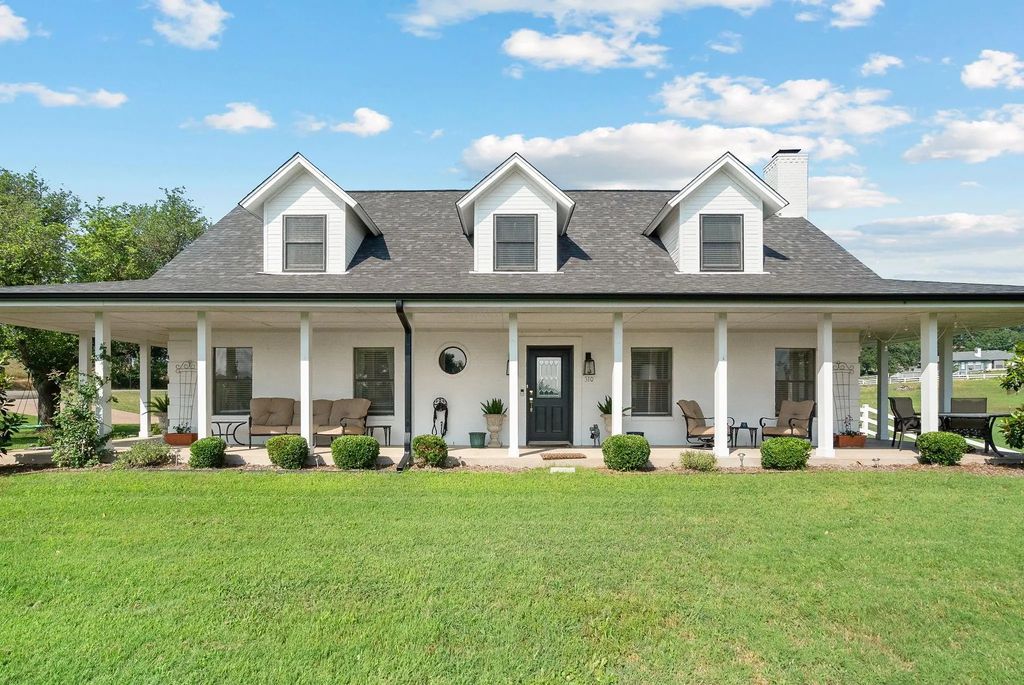 310 Sherry Trail, Weatherford