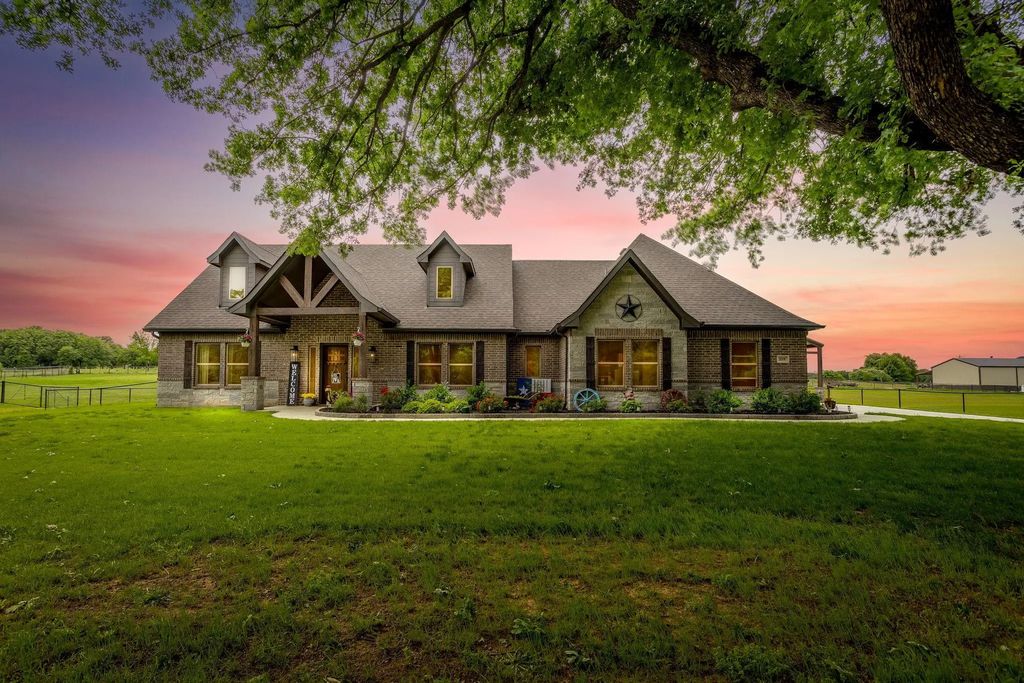 108 Private Road 4624, Boyd