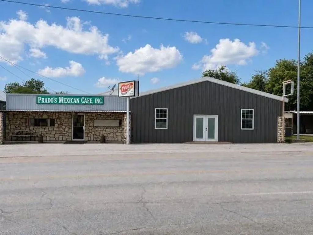 424 N Texas Street, De Leon