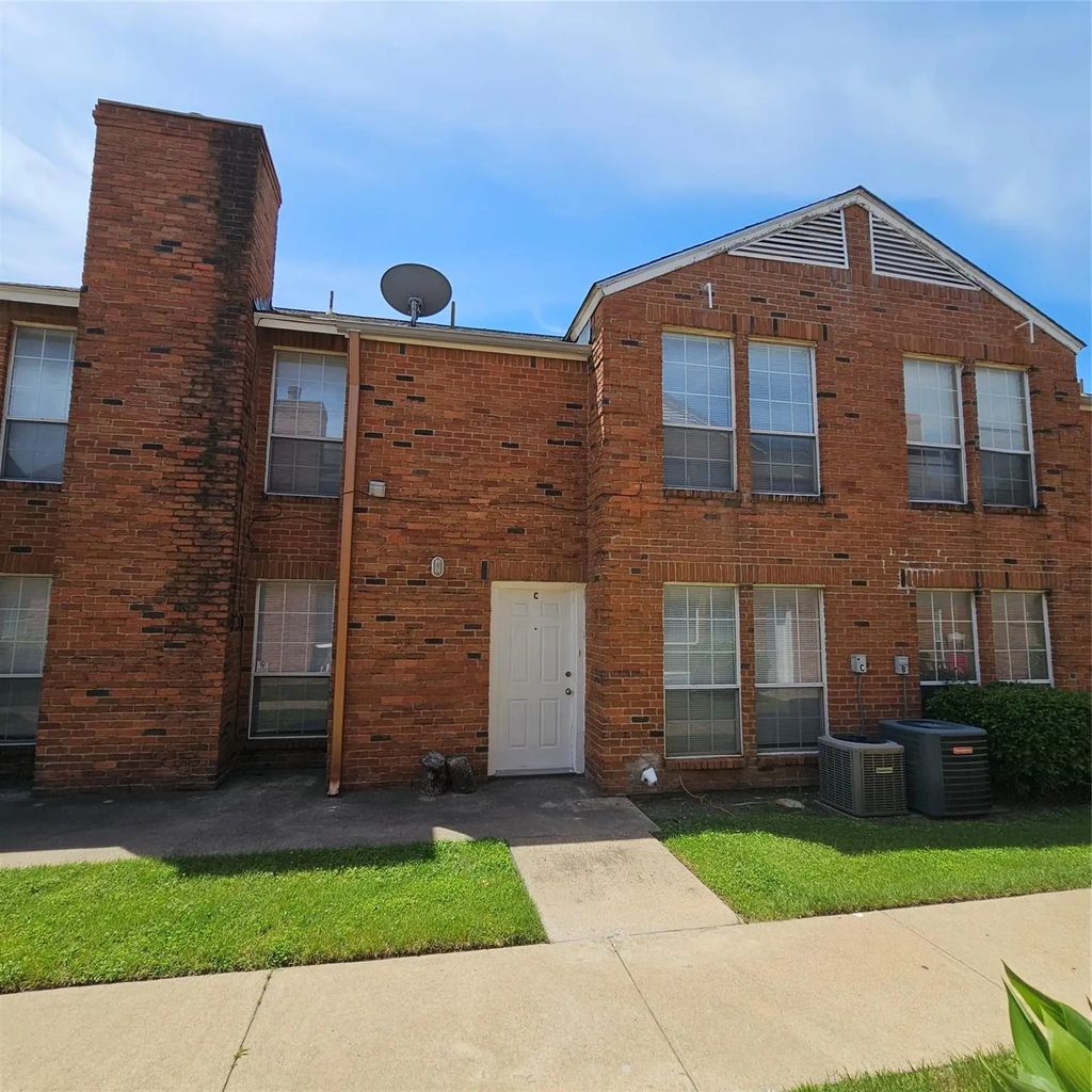 1400 Darr Street C, Irving