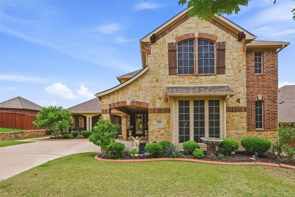 9708 Brewster Lane, Fort Worth
