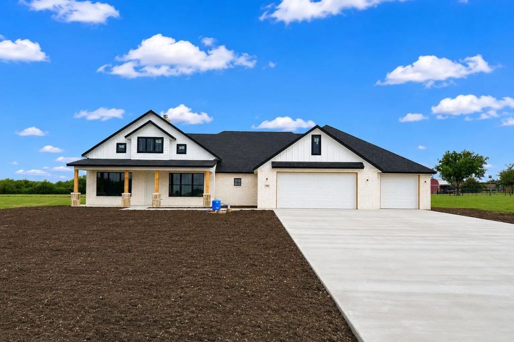 1054 Dove Hill Branch, Weatherford