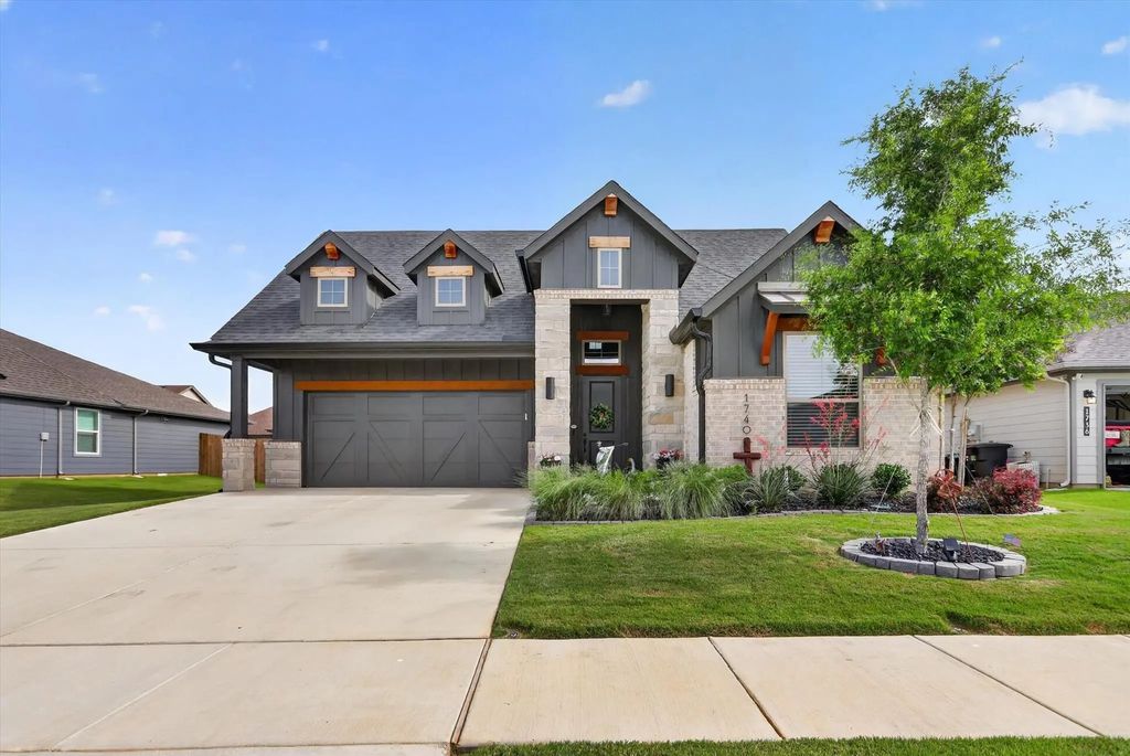 1740 Reverie Road, Burleson