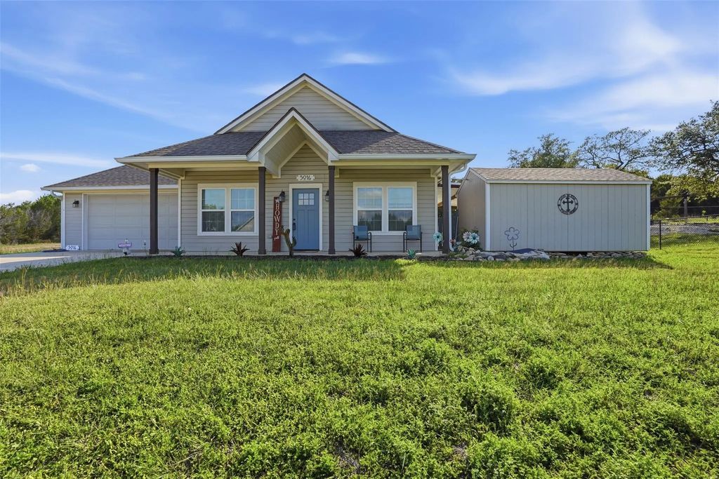 5016 Elizabeth Street, Granbury