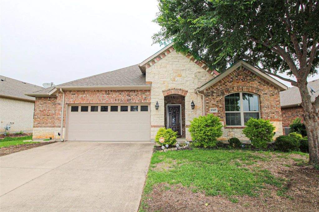 9307 Water Oak Court, Arlington