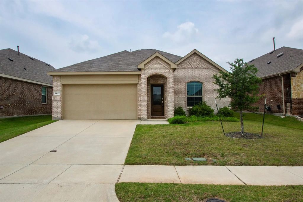 2423 Lemco Drive, Forney