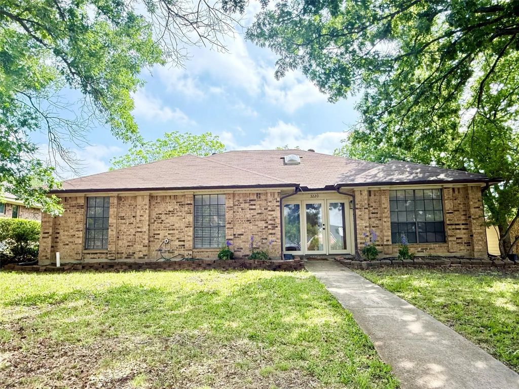 3220 Colby Circle, Mesquite