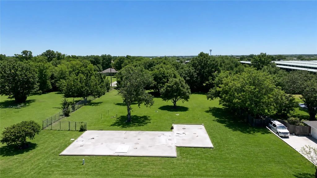 870 Meadowbrook Drive, Lucas