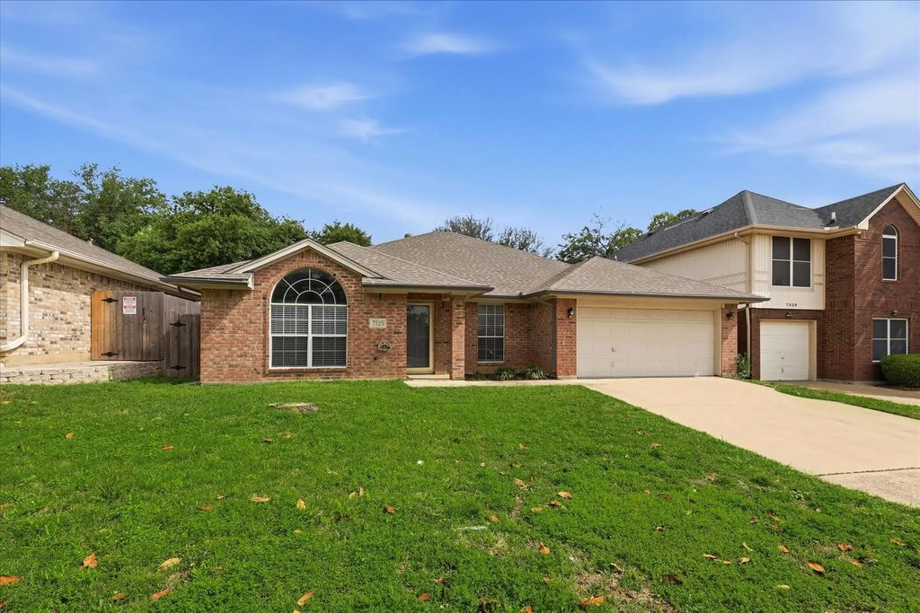 7525 Arbor Park Drive, Fort Worth