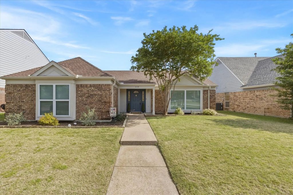 2110 Lansdown Drive, Carrollton