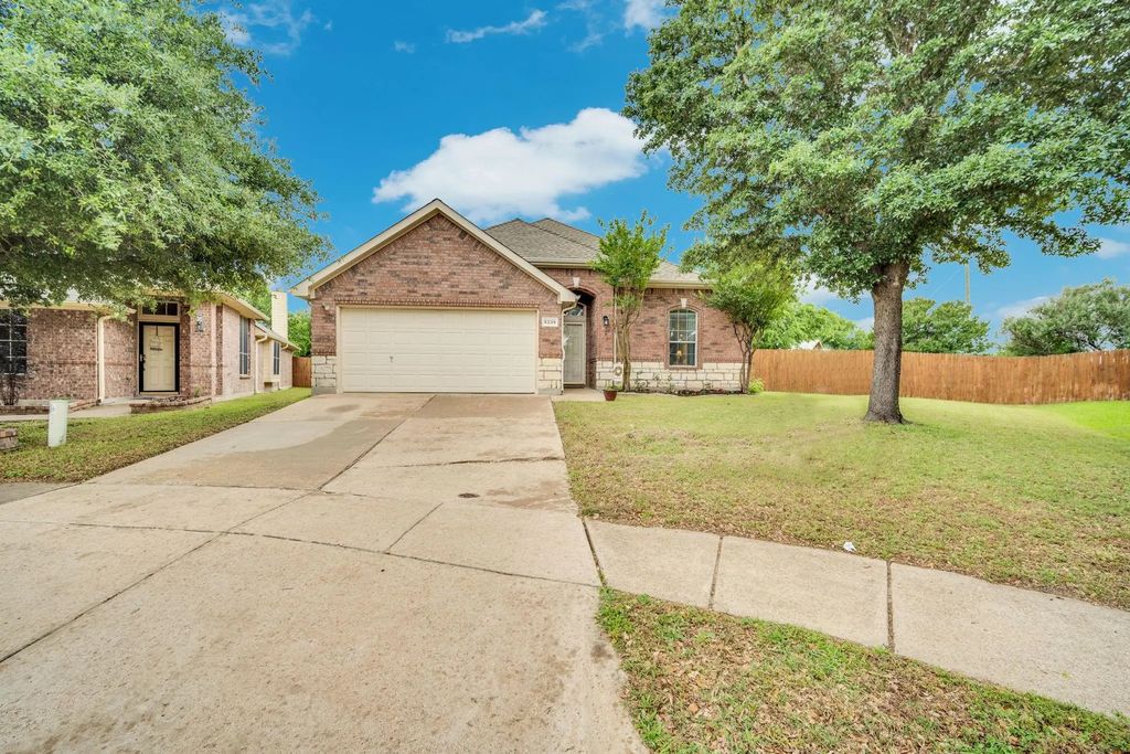 5339 Deep Lake Drive, Grand Prairie