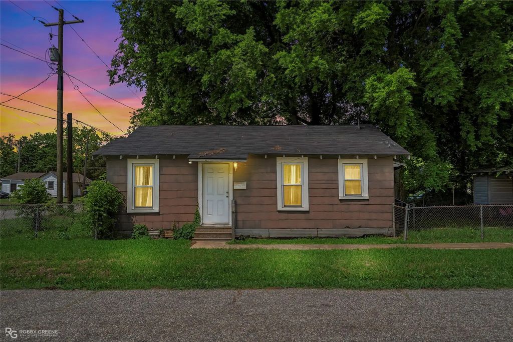 901 Many Street, Bossier City