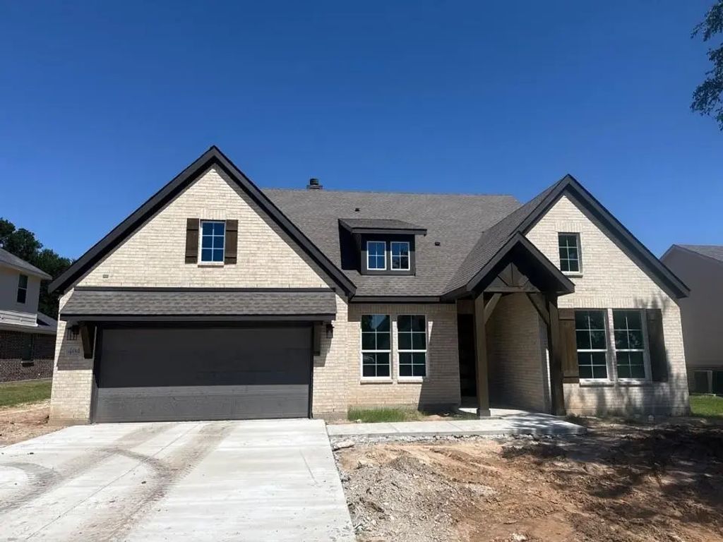404 Guadeloupe Lane, Springtown