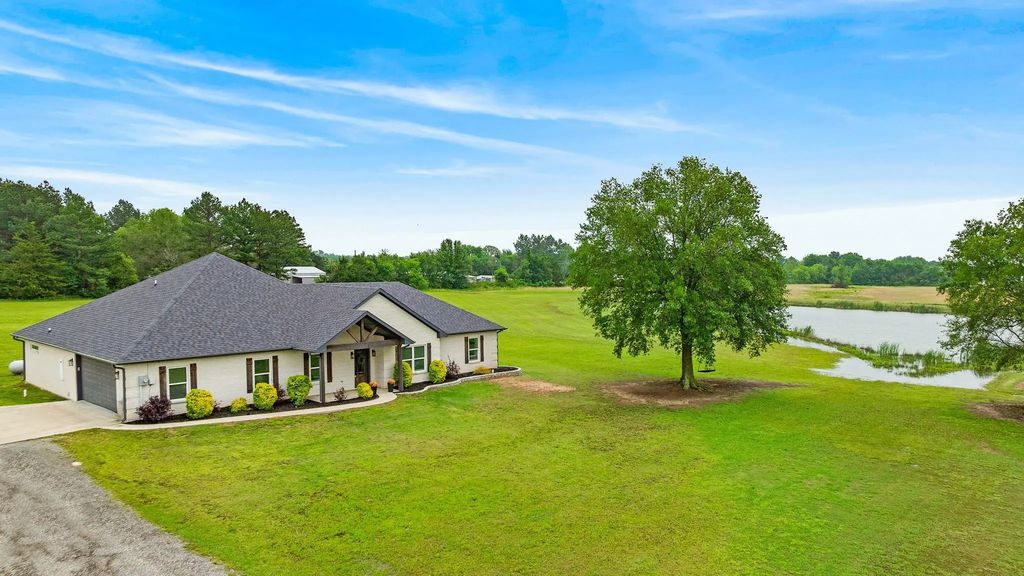 221 Private Road 33082, Sumner