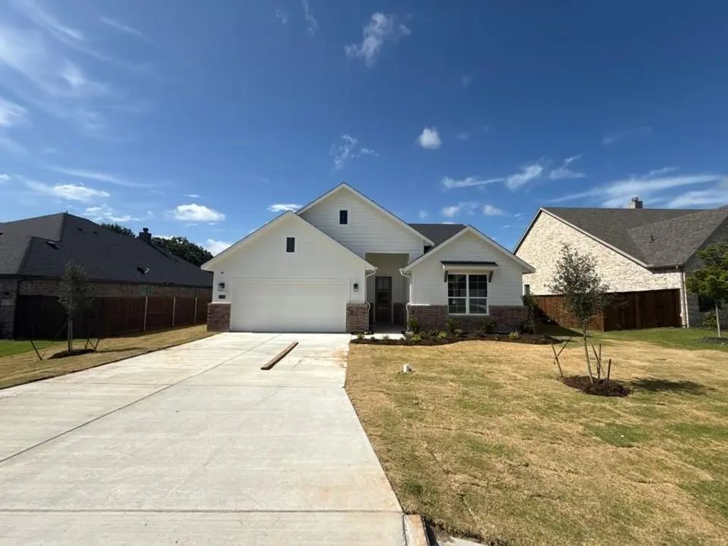 1124 Trinity Drive, Springtown