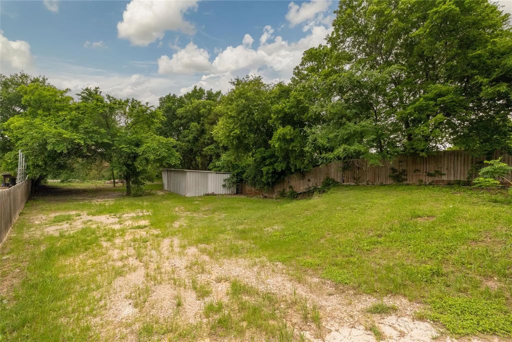 2239 Dowdy Ferry Road, Dallas