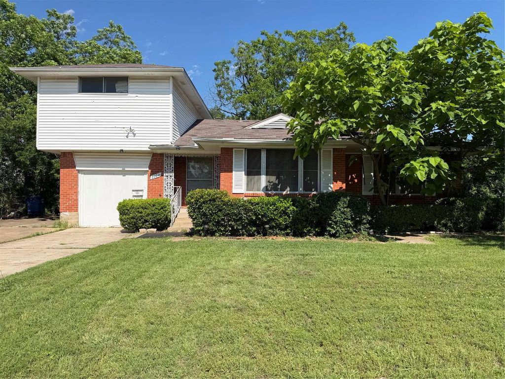 2104 Utica Drive, Dallas