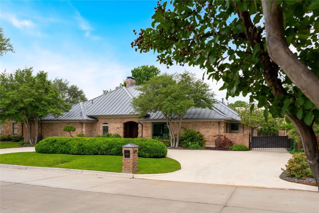 5209 Harbor Town Drive, Dallas