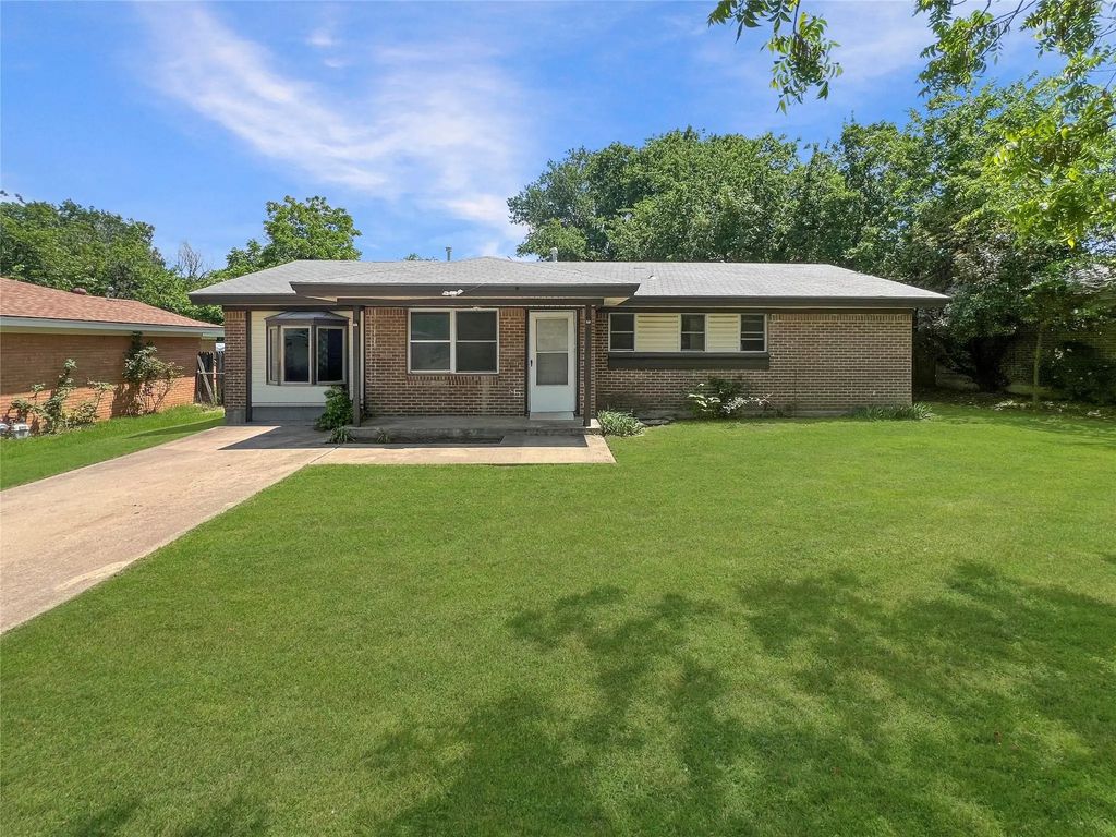 8853 Easley Street, White Settlement