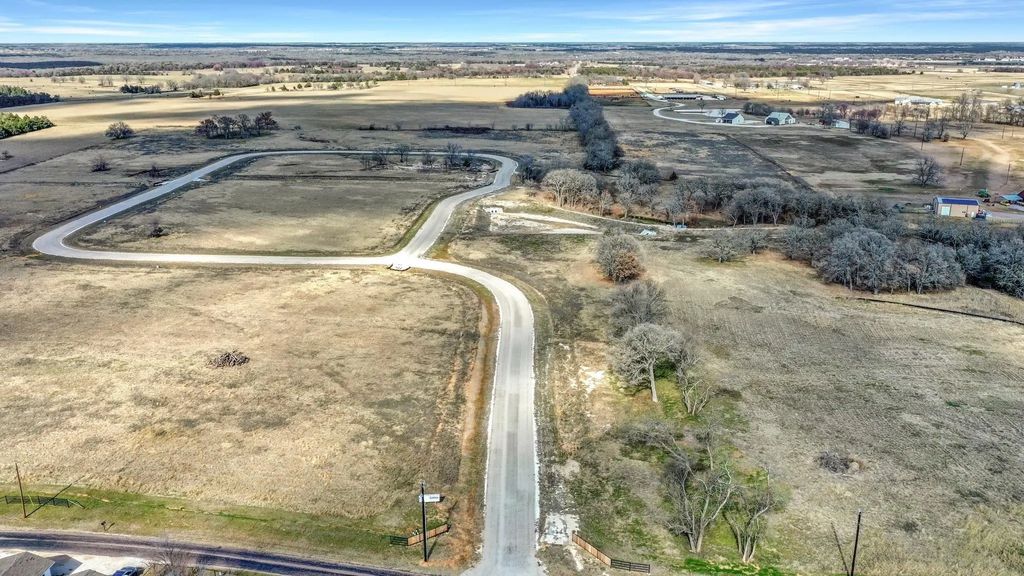 2026 Sundance Road, Whitesboro