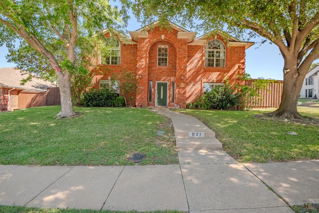 921 Carnegie Court, Allen