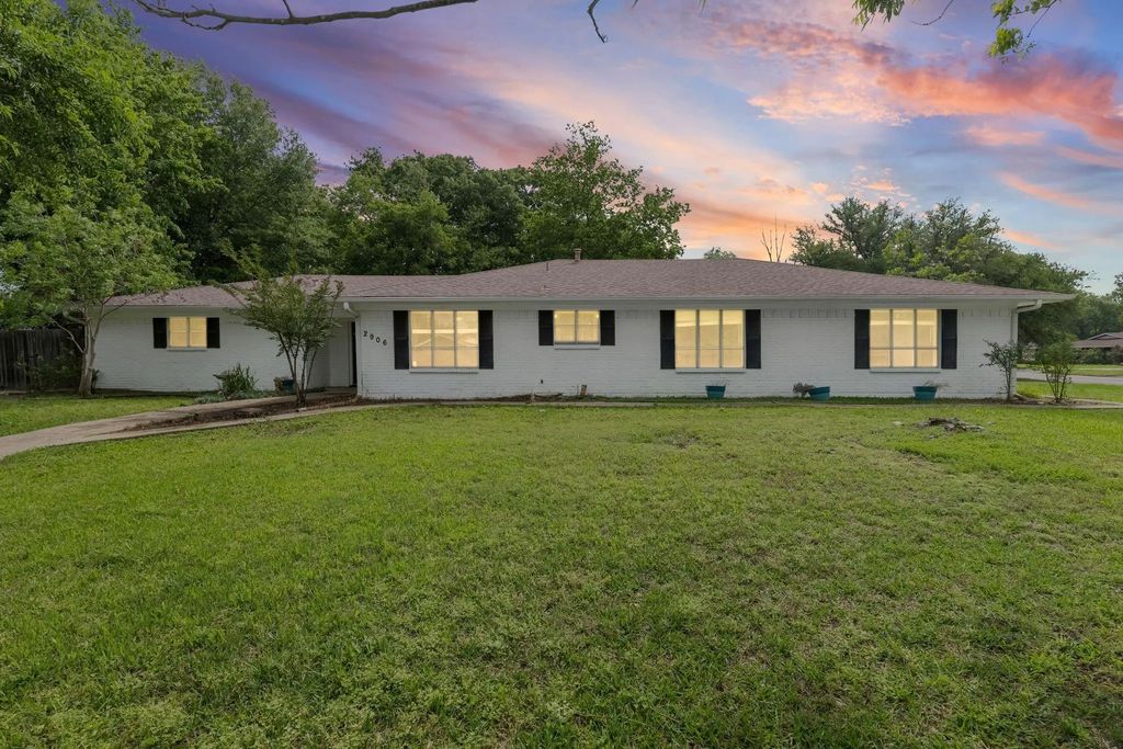2906 Tanglewood Drive, Commerce