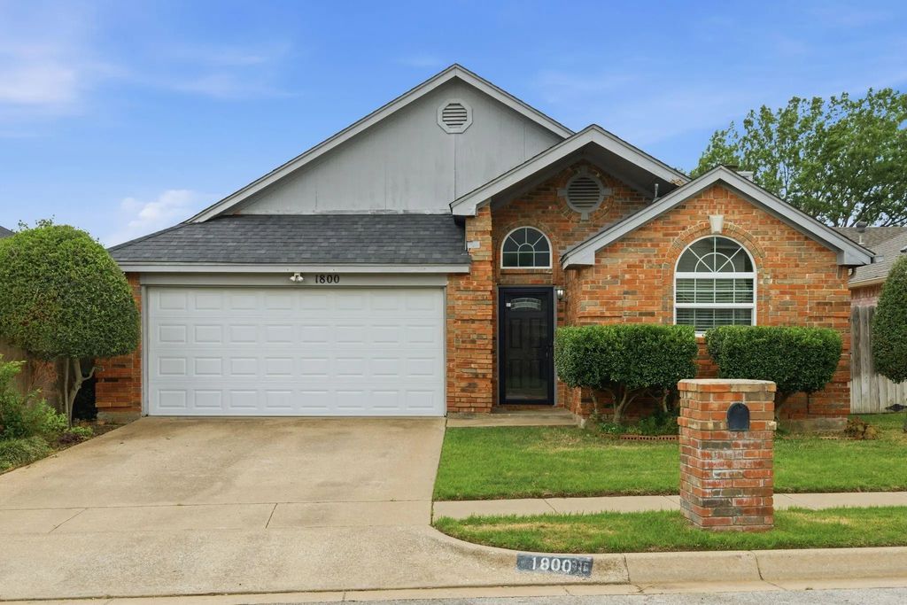 1800 Pine Ridge Drive, Bedford