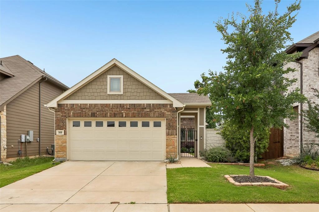 568 Val Verde Street, Aubrey