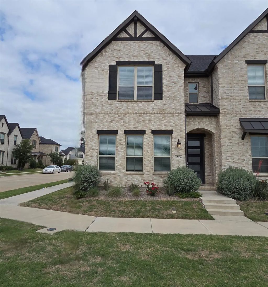12976 Rockham Lane, Farmers Branch