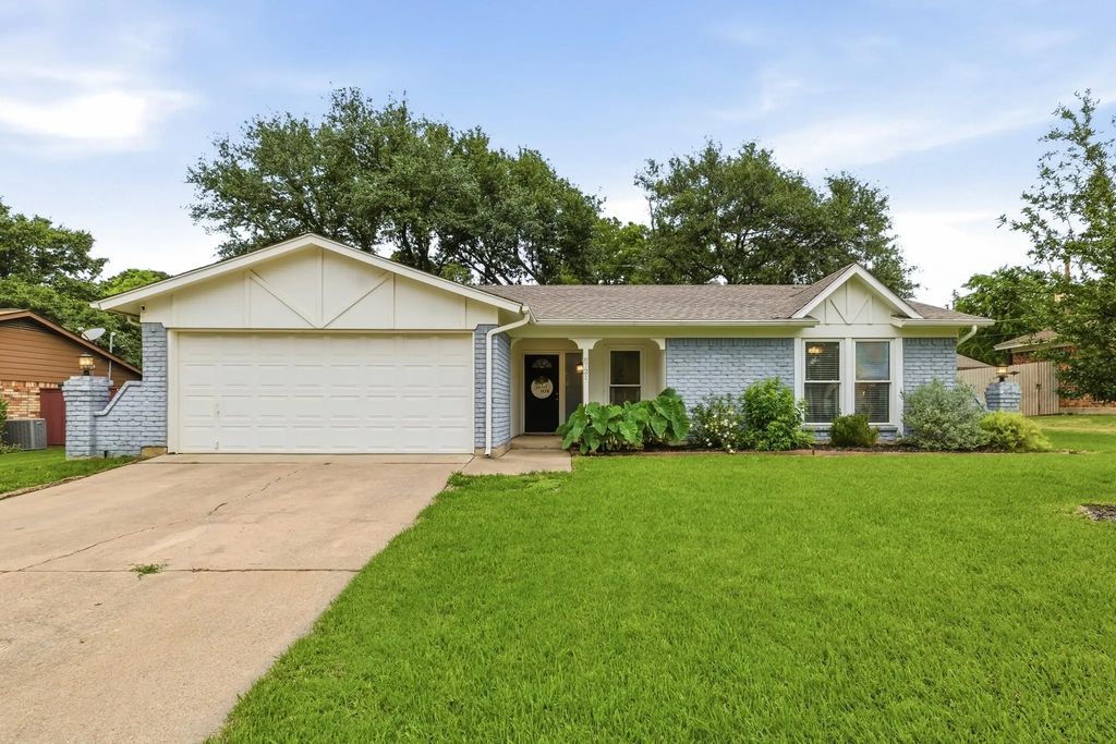 8721 Irongate Drive, North Richland Hills