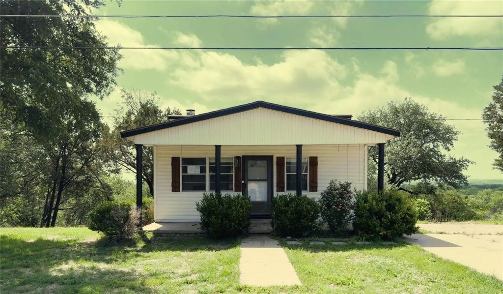 2817 N Mountain View Road, Granbury