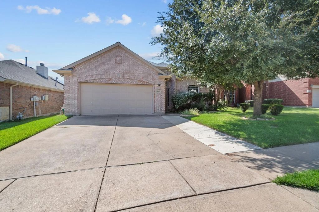 5813 Fathom Drive, Fort Worth