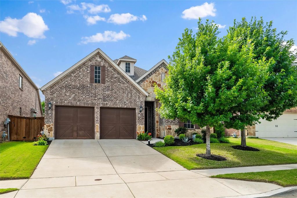 12933 Oakvale Trail, Fort Worth