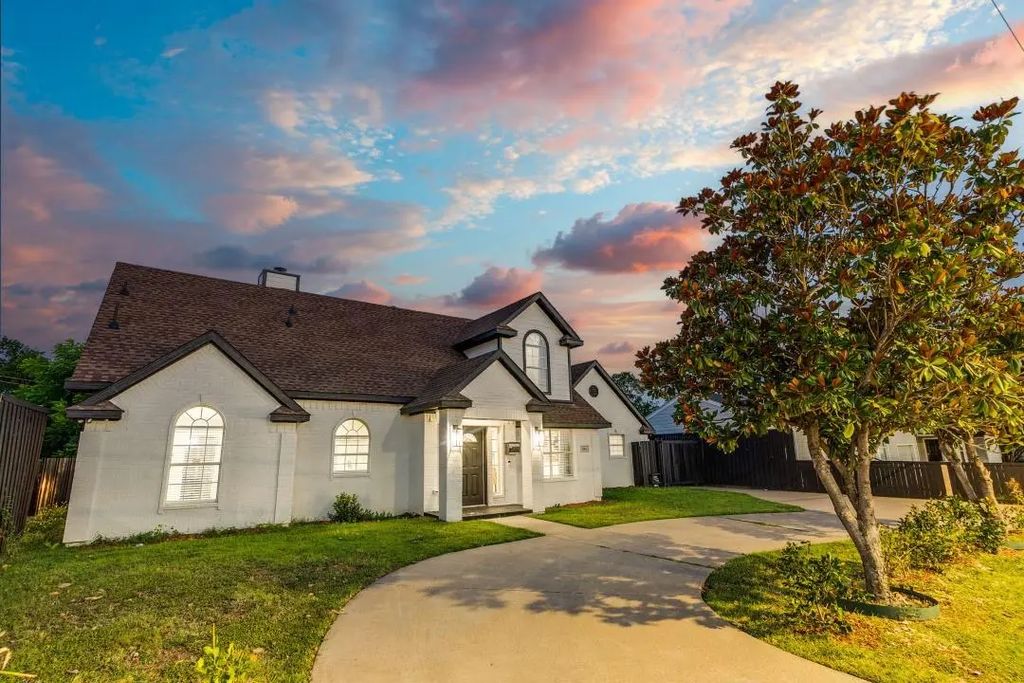 3304 Inwood Road, Dallas