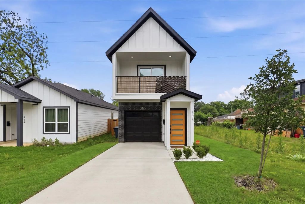 404 N Moore Street, Dallas
