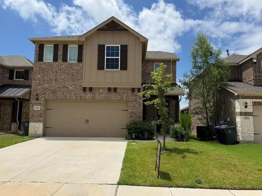 714 Creekwater Lane, Garland