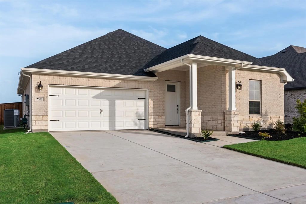 2510 Sturgis Street, Forney